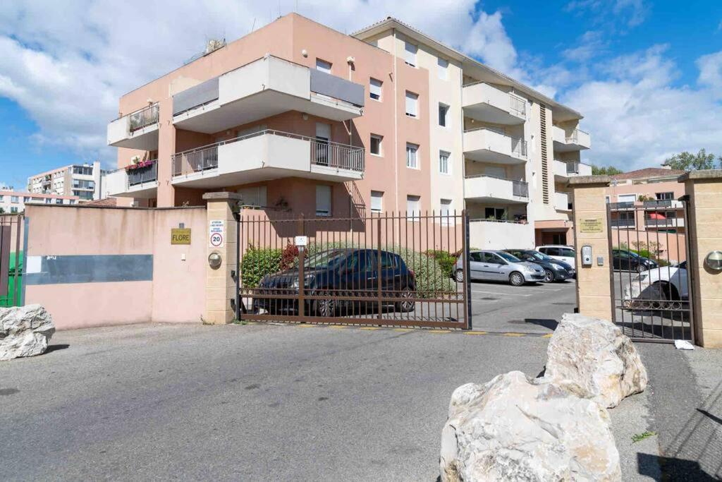 Appartement Avignon Garage-Spacieuse Terrasse Kültér fotó